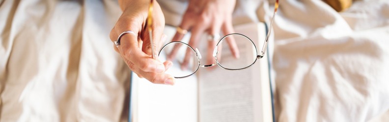 Comment empêcher les lunettes de glisser le long du nez ?