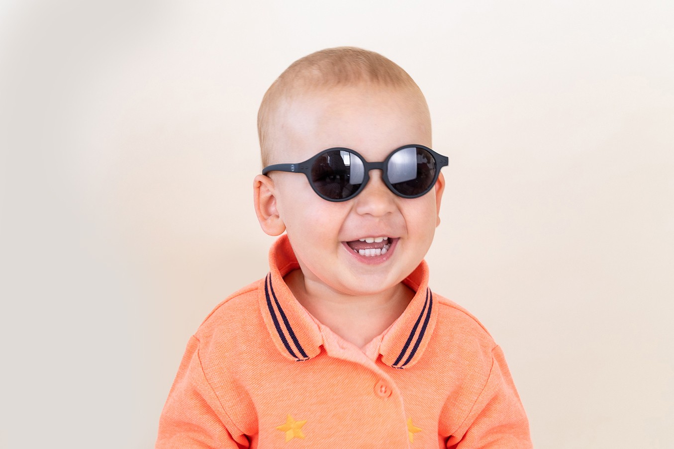 Izipizi Sun Kids D Black ages de 9 a 36 mois Lunettes de soleil Lentiamo